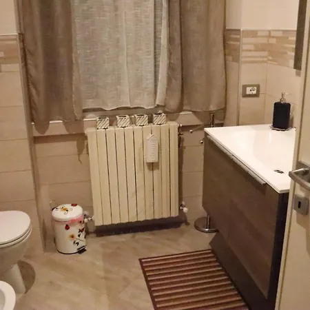 La Casa Sotto I Tigli דירה לקו